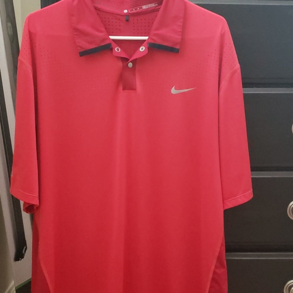 Nike Tiger Woods collection Dri-Fit Golf Shirt